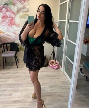 Буду рада познакомиться с тобой 🌹✨
У меня есть все, чтобы создать незабываемые моменты: брюнетка с горящими глазами, подтянутое тело и знаю, как доставить истинное наслаждение.
Мои услуги охватывают широкий спектр возможностей - от классического секса до ролевых игр и фетиша. Ты можешь быть уверенным, что со мной ты откроешь для себя новые грани удовольствия.
Взгляни на мои фото - каждая из них говорит сама за себя. 📸
У меня есть отличные отзывы, которые подтверждают мою профессиональность и умение удовлетворить самые сокровенные желания. 💫
Сделай шаг к незабываемым эмоциям - пригласи меня и ты не пожалеешь. Жду тебя в Москве, чтобы воплотить в жизнь все твои фантазии. 🔥 Варвара